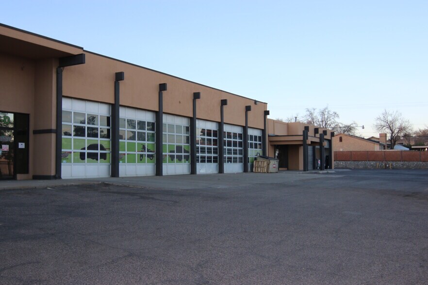 More Photos Of 9515 Gateway Blvd W, El Paso Unknown For Lease