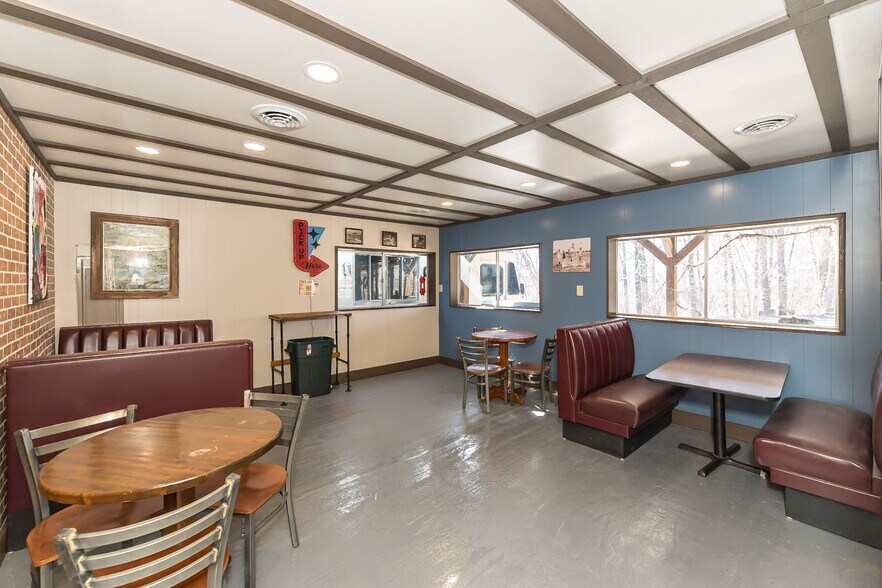 More Photos Of 3166 Highway B, Berger Winery Vineyard For Sale