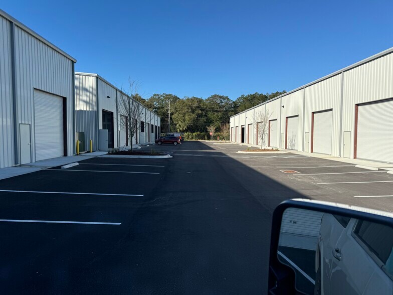 More Photos Of 155 Tresca Rd, Jacksonville Warehouse For Lease
