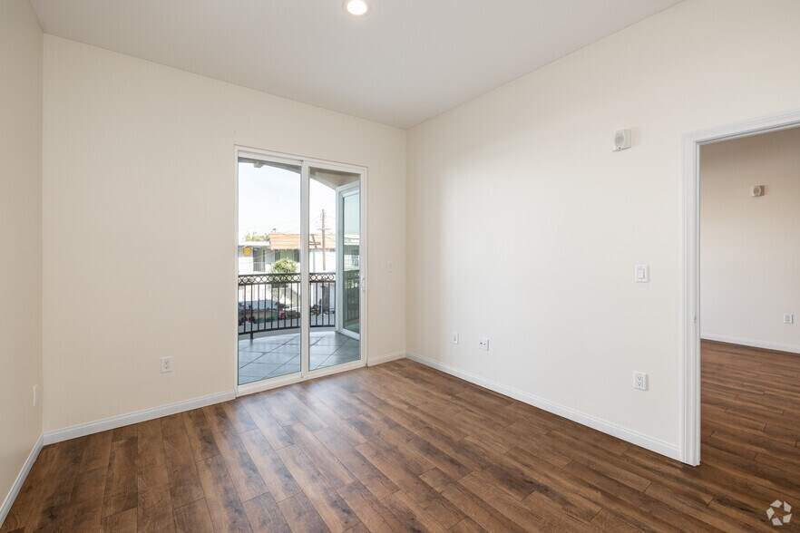 More Photos Of 14105 Chadron Ave, Hawthorne Apartments For Lease