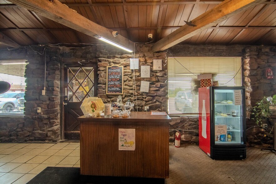 More Photos Of 18400 E B Hwy, Sheldon Flex For Sale
