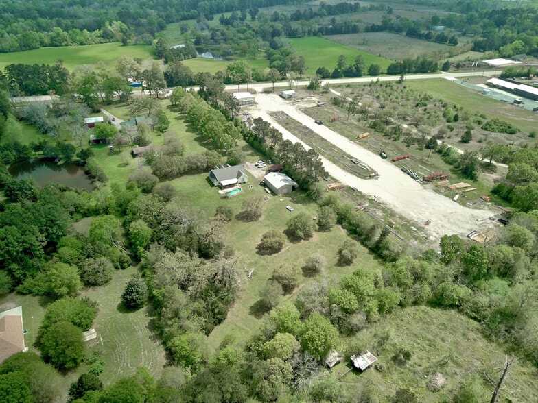 More Photos Of 18135 N Highway 75, Willis Specialty For Sale