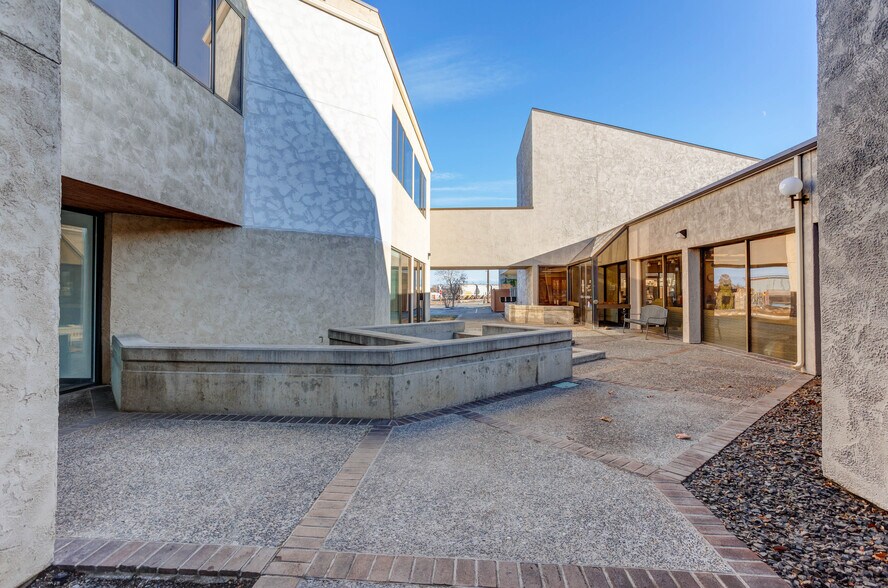 More Photos Of 10 N Washington St, Kennewick Office For Lease