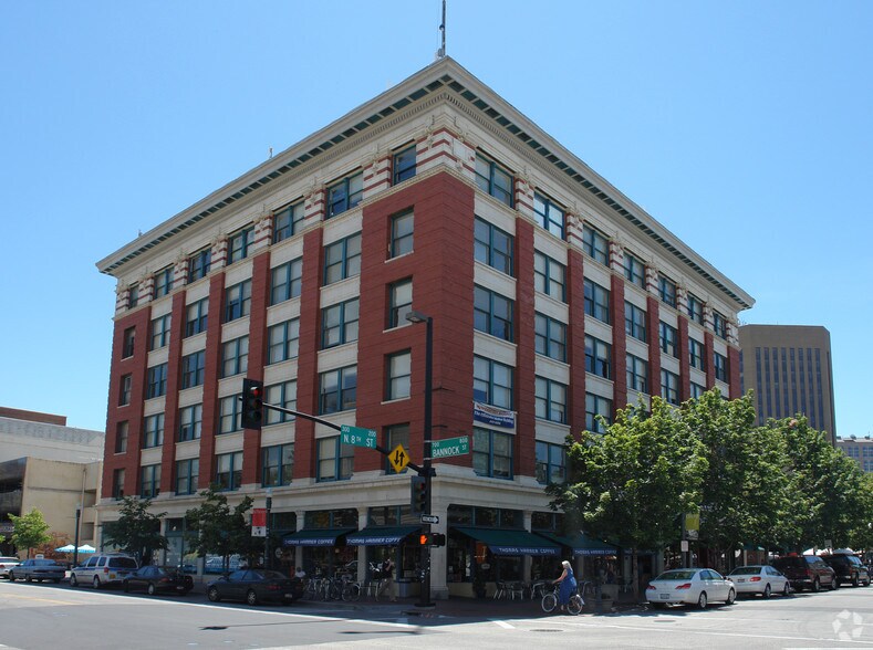 More Photos Of 280 N 8th St, Boise Apartments For Lease