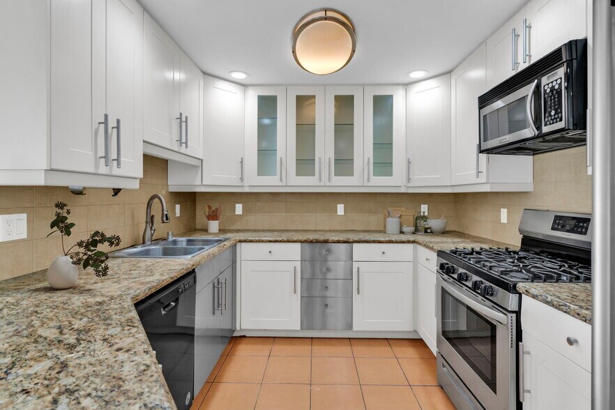 More Photos Of 1079 Texas St, San Francisco Apartments For Sale