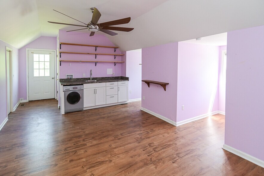 More Photos Of 799 Whitthorne St, Shelbyville Hospitality For Sale