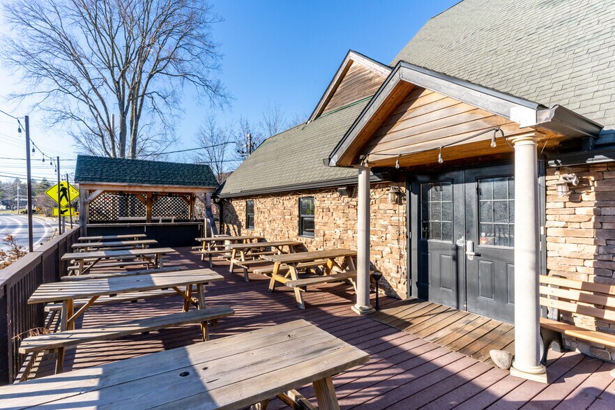 More Photos Of 6254 Main St, Tannersville Restaurant For Sale