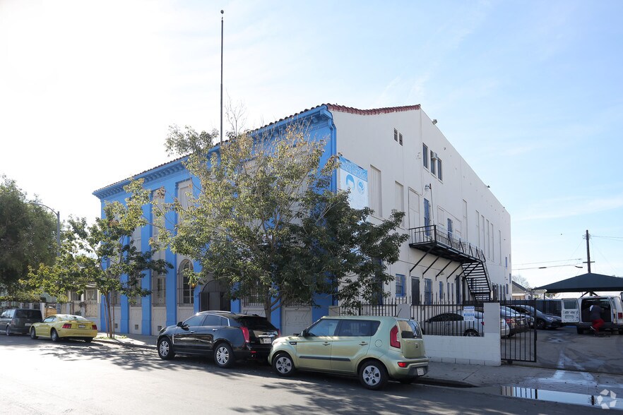 Primary Photo Of 120 E 25th St, Los Angeles Religious Facility For Lease