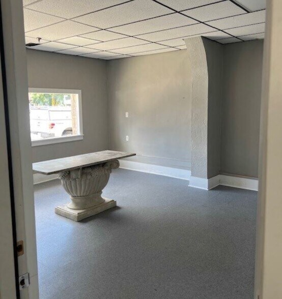 More Photos Of 117 S Broadway St, Butler Apartments For Sale