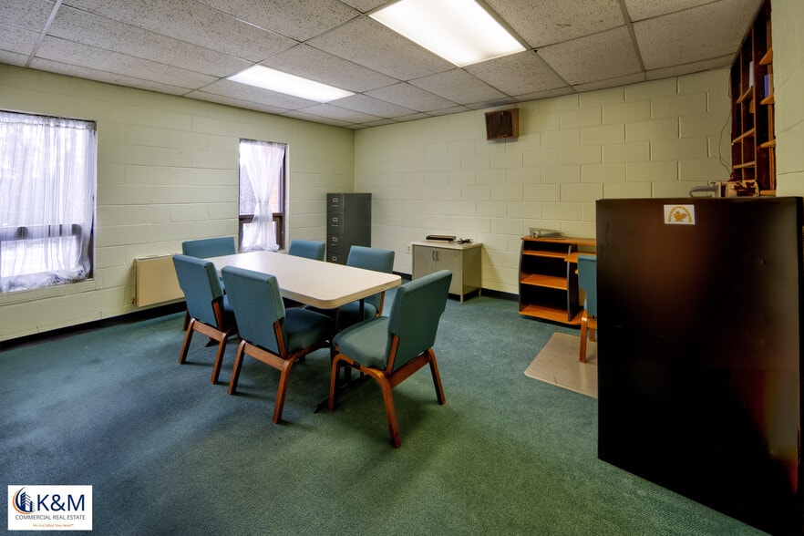 More Photos Of 5610 Inverchapel Rd, Springfield Specialty For Sale