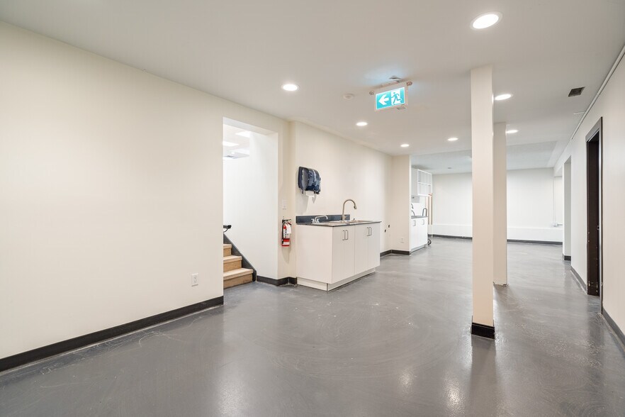 More Photos Of 20043 40A Av, Langley Storefront Retail Residential For Sale