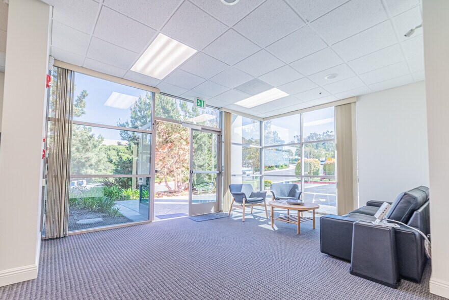 More Photos Of 100 Calle Iglesia, San Clemente Warehouse For Lease