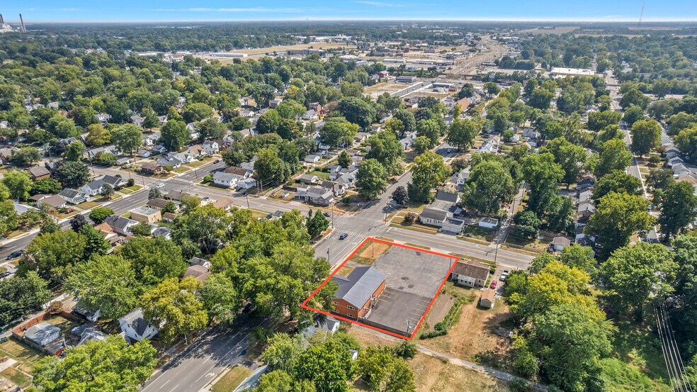 More Photos Of 2445 S 5th St, Springfield Office For Sale