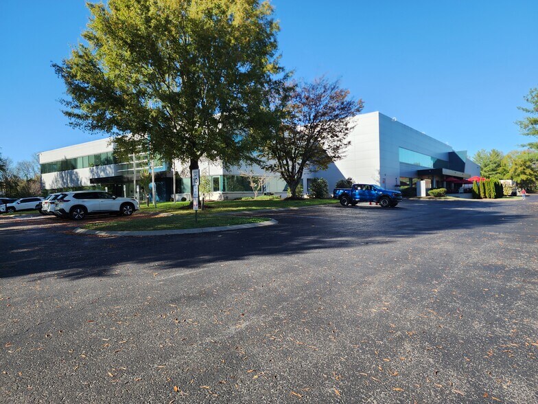 More Photos Of 308 Mallory Station Rd, Franklin Office For Sale