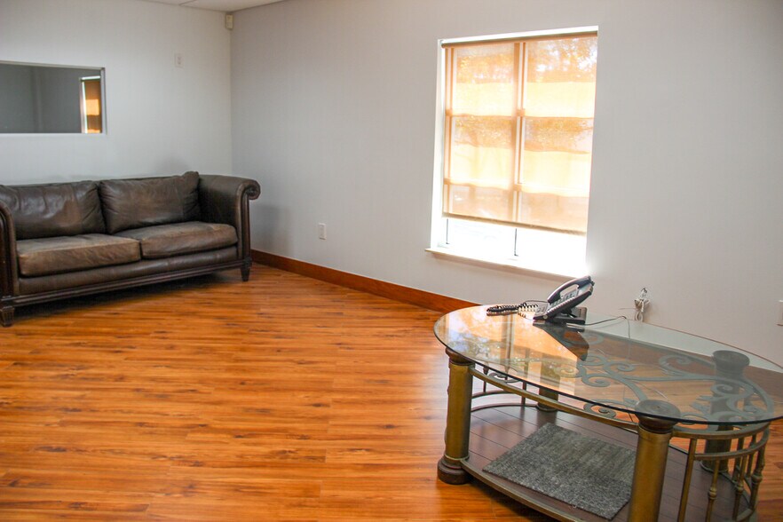 More Photos Of 3030-3050 NW 82nd Ave, Miami Showroom For Sale