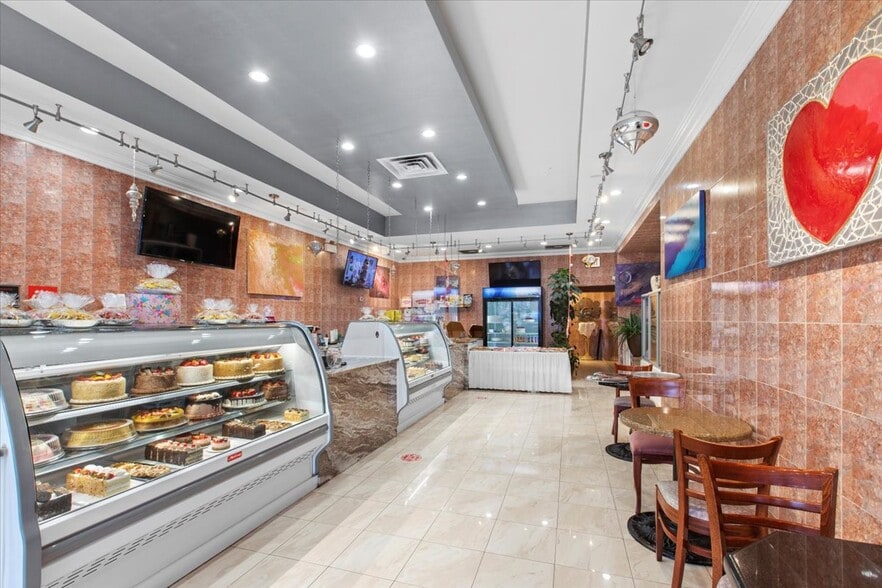 More Photos Of 6310-6312 Cermak Rd, Berwyn Restaurant For Sale