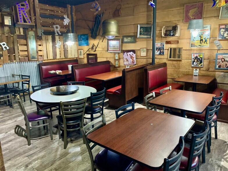 More Photos Of 1220 E 15th St, Joplin Specialty For Sale