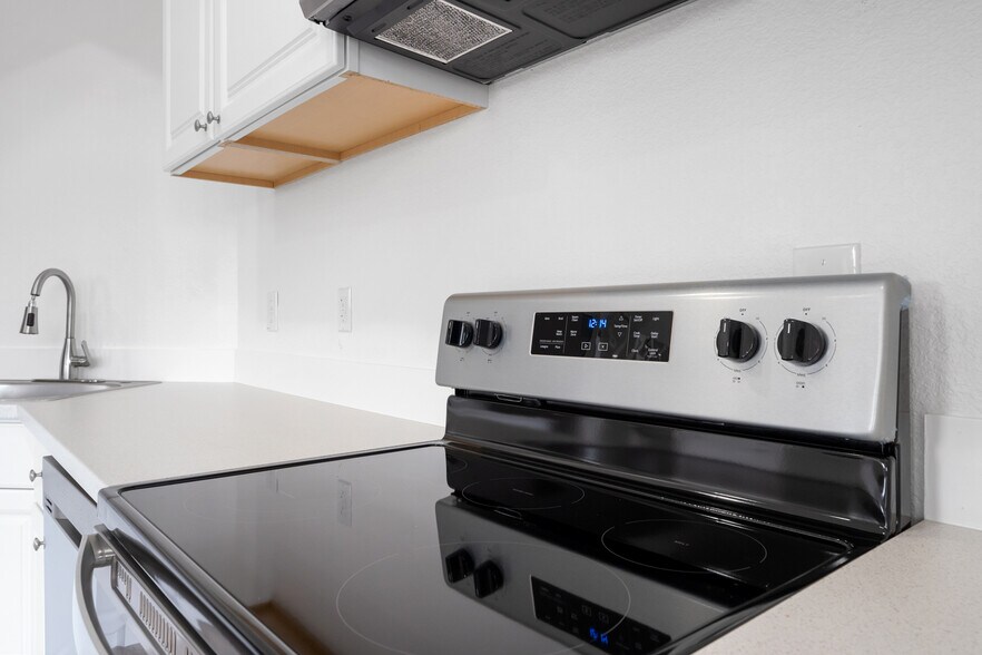 More Photos Of 3547-3607 E Uintah St, Colorado Springs Apartments For Sale