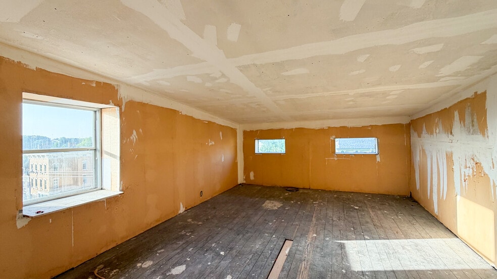 More Photos Of 24 E University Ave, Cincinnati Apartments For Sale