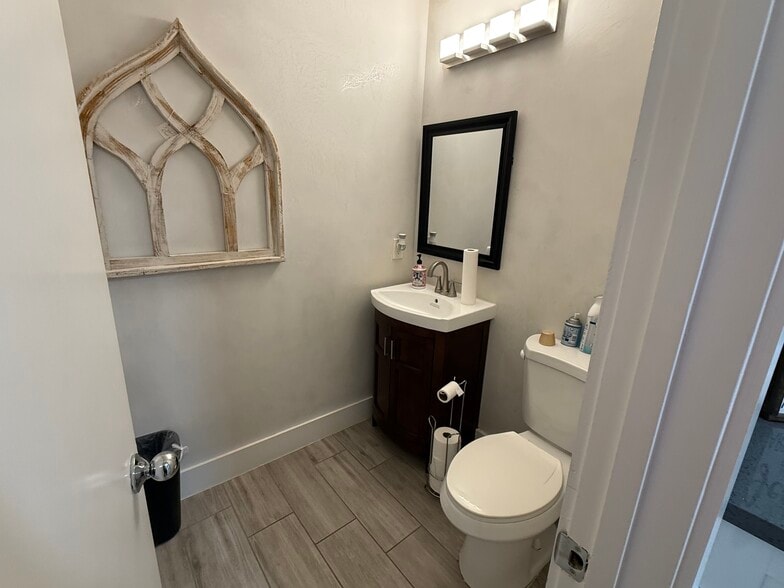 More Photos Of 10130 Talley Ln, Houston Warehouse For Sale