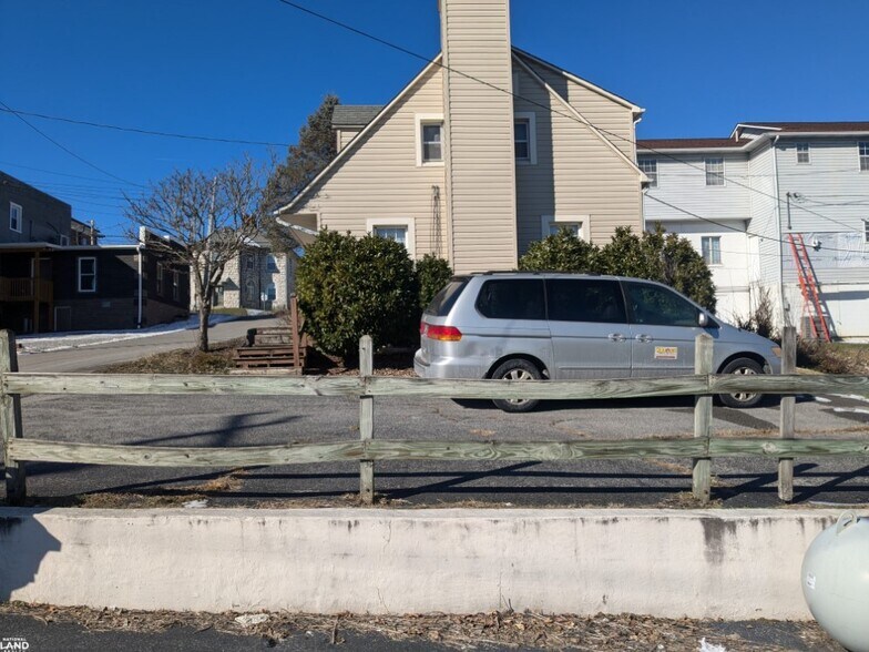 More Photos Of 1805 N Broad St, Tazewell Land For Sale