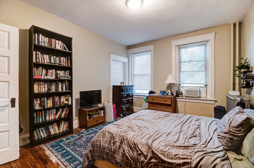 More Photos Of 1801 Chase Ave, Cincinnati Apartments For Sale