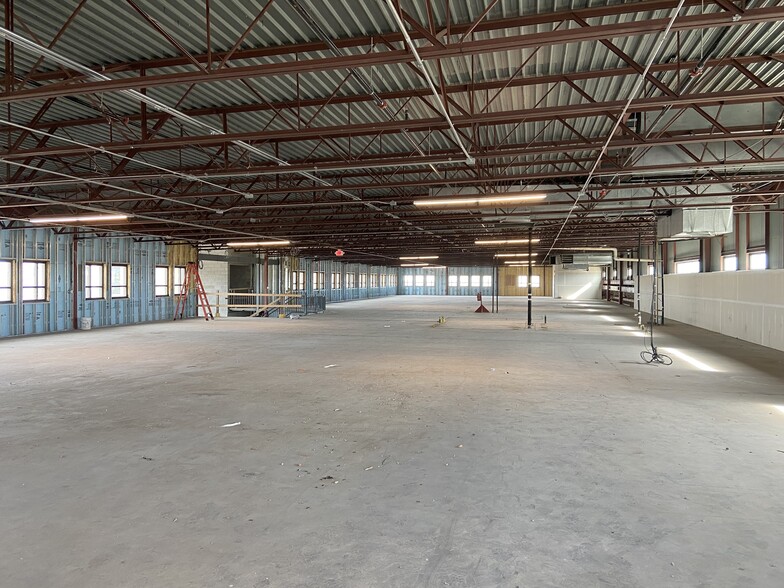 More Photos Of 8750 W 20th St, Greeley Flex For Lease