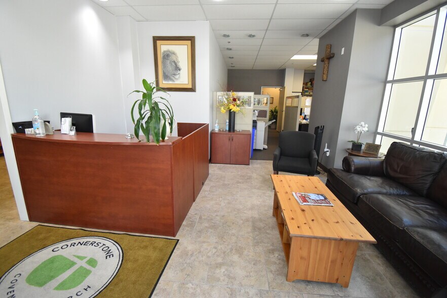 More Photos Of 73605 Dinah Shore Dr, Rancho Mirage Warehouse For Sale