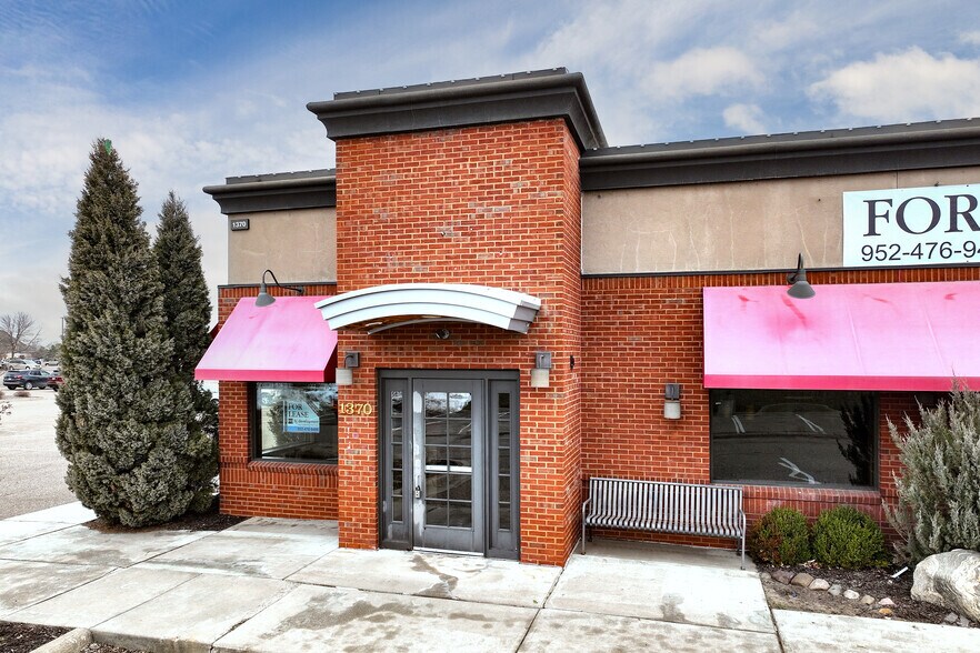 More Photos Of 1370 Babcock Blvd E, Delano Restaurant For Lease