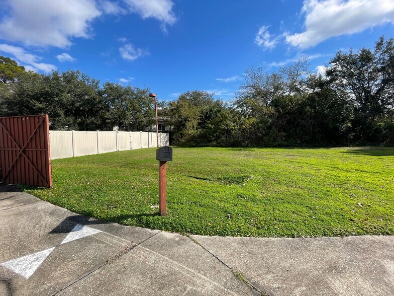 More Photos Of 1101 E Broadway St, Oviedo Office For Lease