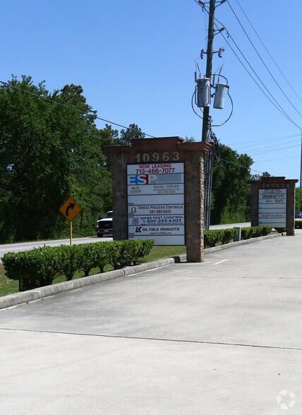 More Photos Of 10963 Cutten Rd, Houston Warehouse For Lease