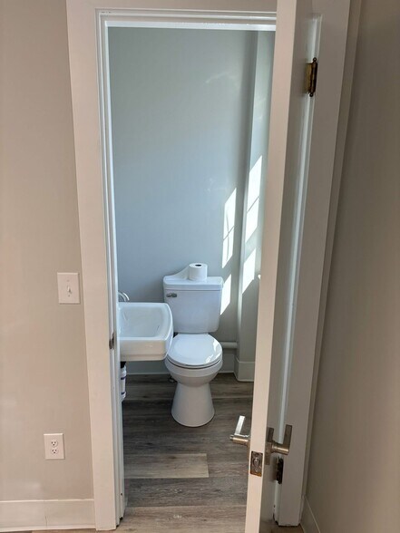 More Photos Of 17 Water St, Milford Office For Lease