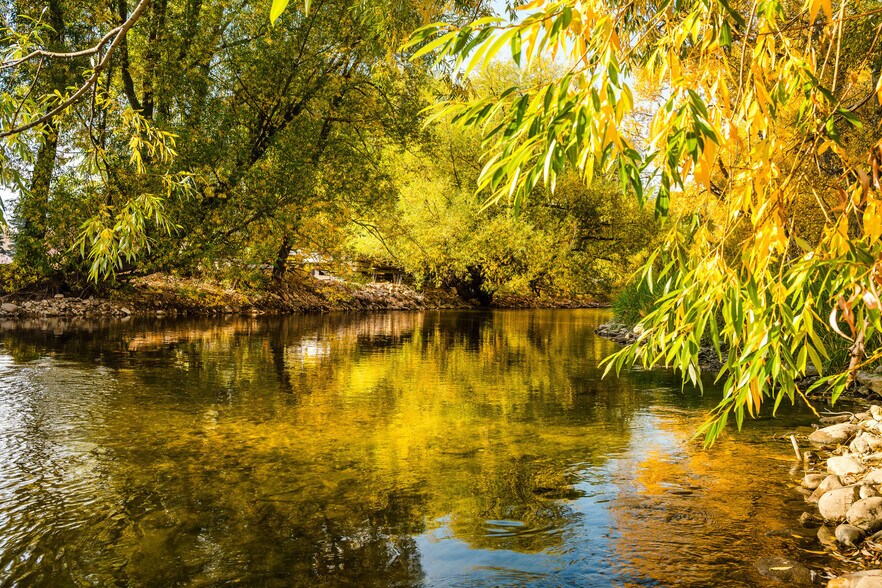 More Photos Of 100 US-14, Dayton Service For Sale