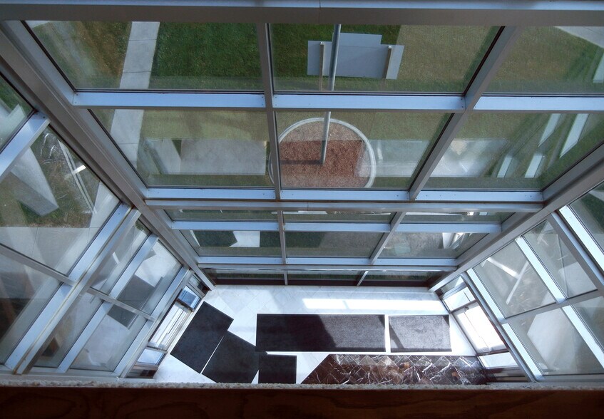 More Photos Of 1406 Fort Crook Rd S, Bellevue Office Residential For Lease
