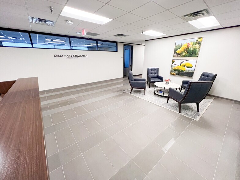 More Photos Of 500 W Illinois Ave, Midland Office For Lease