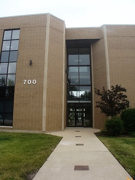 More Photos Of 700 E Ogden Ave, Westmont Medical For Lease