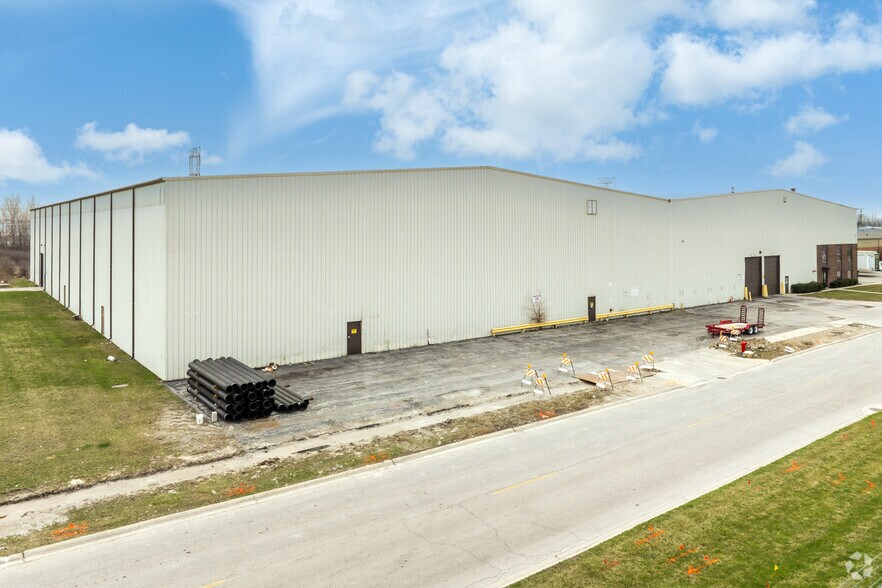 More Photos Of 5443 W 70th Pl, Bedford Park Manufacturing For Sale