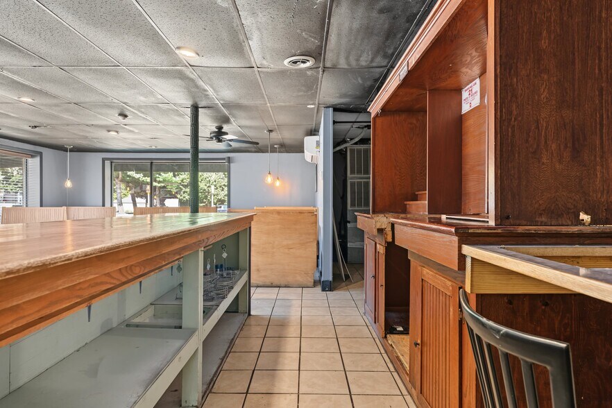 More Photos Of 1690 W Shore Rd, Warwick Storefront Retail Residential For Lease