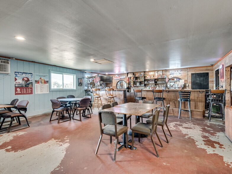 More Photos Of 16109 State Highway 33, Kingfisher Storefront Retail Office For Sale