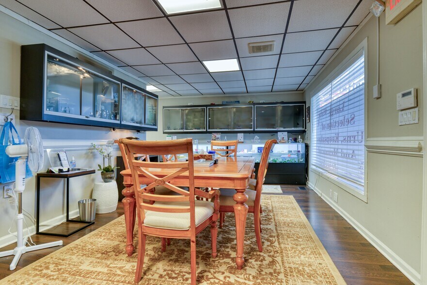 More Photos Of 729 State Route 18, East Brunswick Storefront For Sale