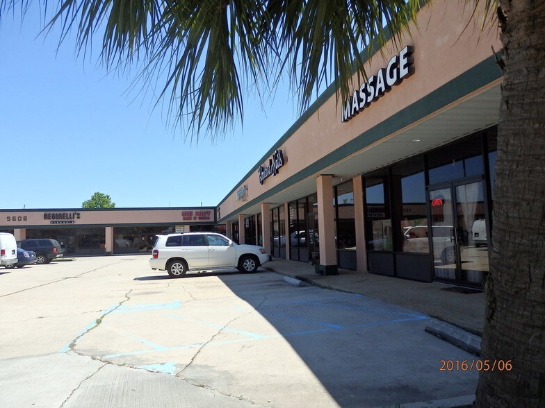 More Photos Of 5608 Citrus Blvd, River Ridge Storefront For Lease