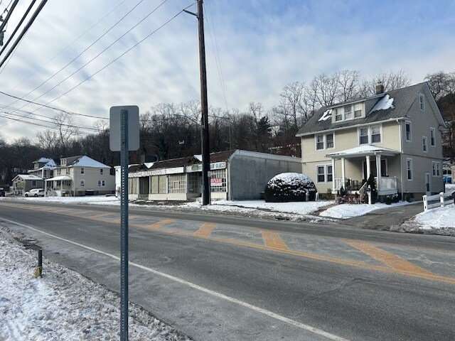 Primary Photo Of 42 Pine Hollow Rd, Oyster Bay Storefront For Sale