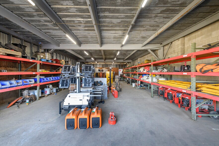 More Photos Of 10232-10234 Glenoaks Blvd, Pacoima Warehouse For Sale