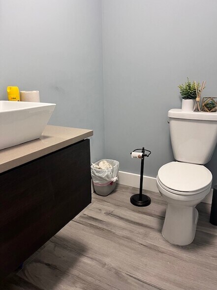 More Photos Of 1510-1556 SW 13th Ct, Pompano Beach Showroom For Sale