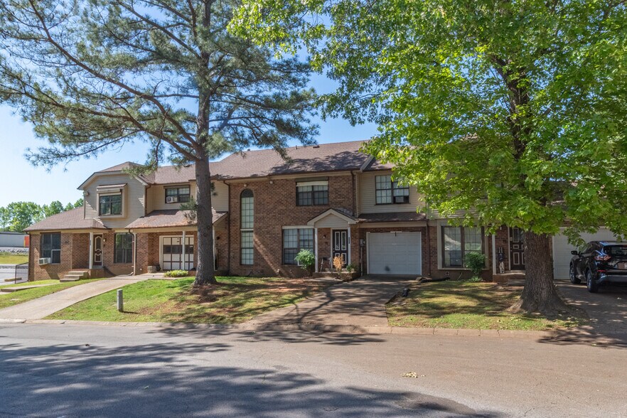 More Photos Of 162 Condor Ct, Clarksville Apartments For Sale