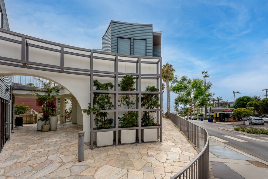 More Photos Of 5490-5490 La Jolla Blvd, La Jolla Apartments For Sale