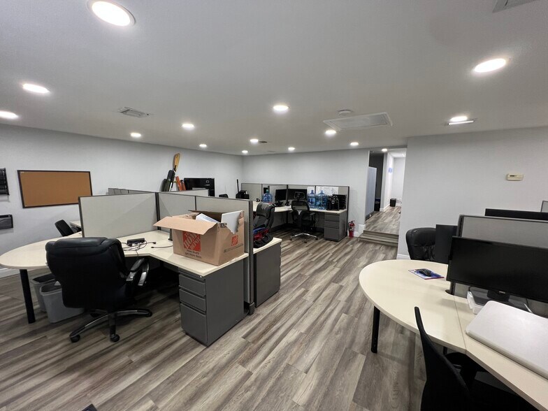 More Photos Of 505 Westbrook Ave, Brandon Office For Sale