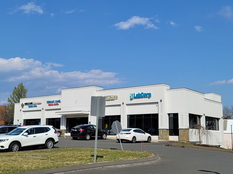 More Photos Of 2272-2288 Berlin Tpke, Newington Medical For Lease