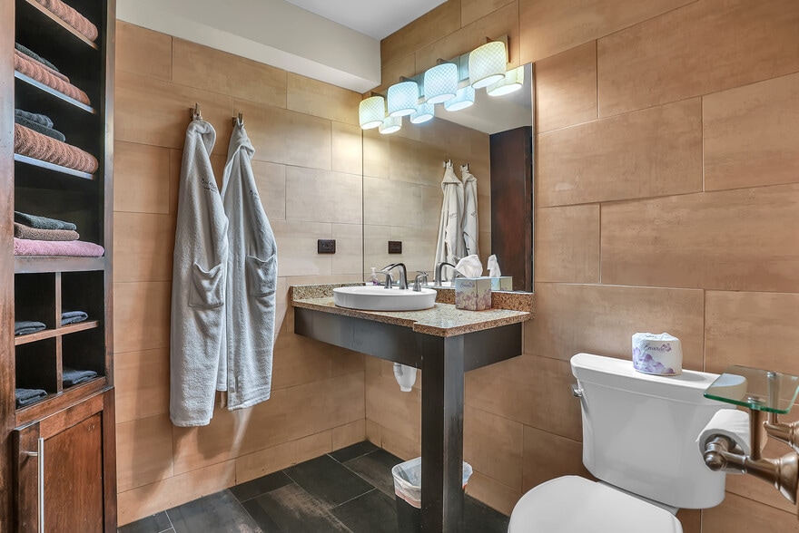 More Photos Of 16W621 S Frontage Rd, Willowbrook Hotel For Sale