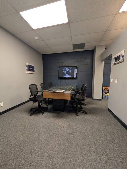 More Photos Of 4787 Hydraulic Rd, Rockford Manufacturing For Sale